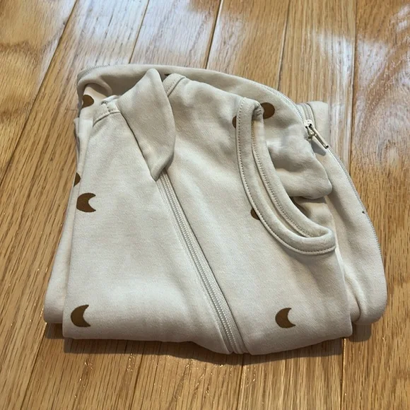 Quincy Mae Cream Sleep Sack with Brown Moon 0-6 months - Picture 7 of 7